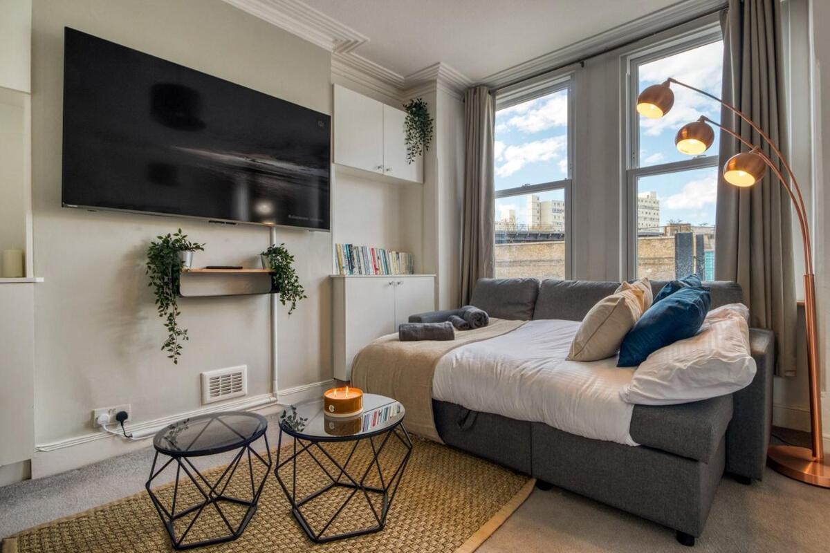 Chic 1bed And Terrace In Battersea Appartement